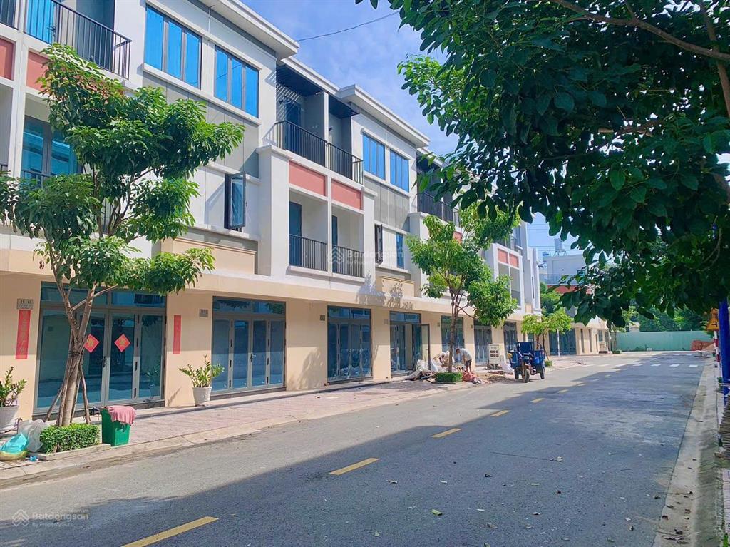 Nhà phố 1 trệt 2 lầu 5x12m, giá chỉ 3 tỷ 250 đã có sổ riêng, rõ ràng giá trực tiếp từ chủ đầu tư