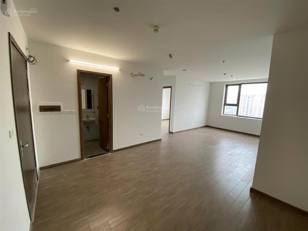 Cho thuê văn phòng toà nhs trung văn đường tố hữu.dt77m2(3p 2vs).giá13tr.0943 085 ***