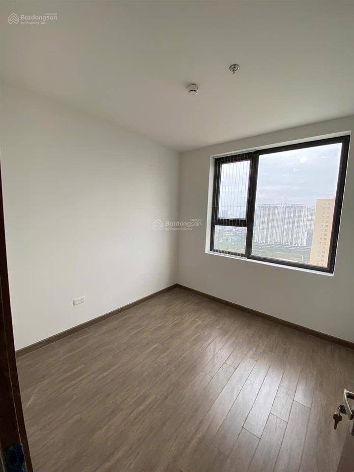Cho thuê văn phòng toà nhs trung văn đường tố hữu.dt77m2(3p 2vs).giá13tr.0943 085 ***