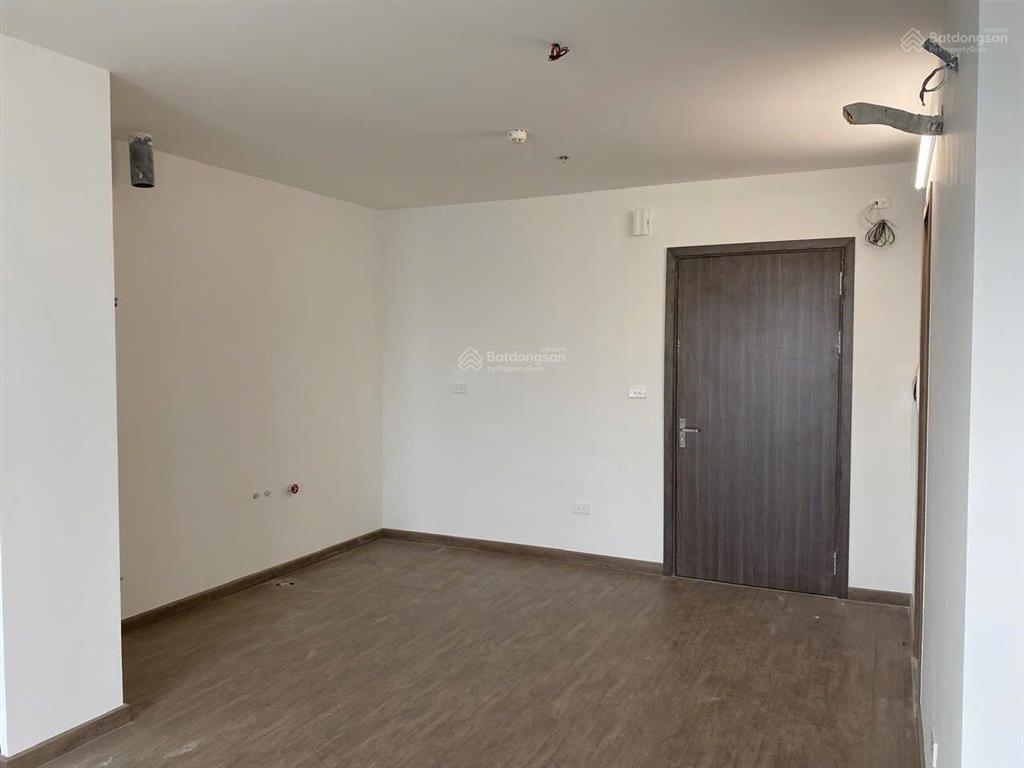 Cho thuê văn phòng toà nhs trung văn đường tố hữu.dt77m2(3p 2vs).giá13tr.0943 085 ***