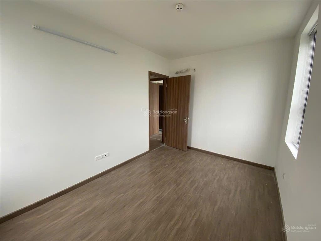 Cho thuê văn phòng toà nhs trung văn đường tố hữu.dt77m2(3p 2vs).giá13tr.0943 085 ***