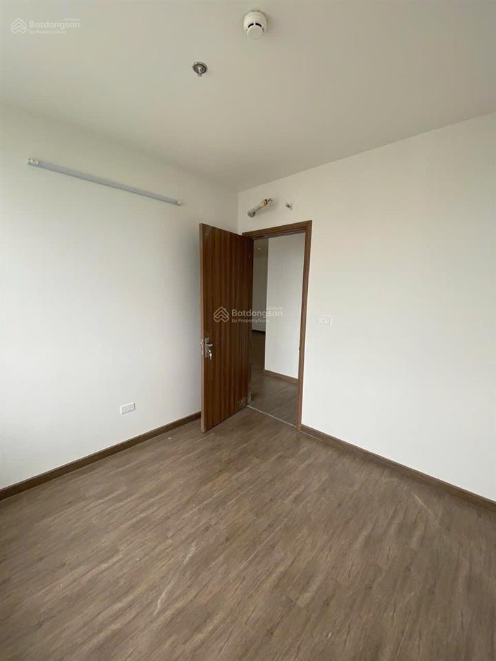 Cho thuê văn phòng toà nhs trung văn đường tố hữu.dt77m2(3p 2vs).giá13tr.0943 085 ***