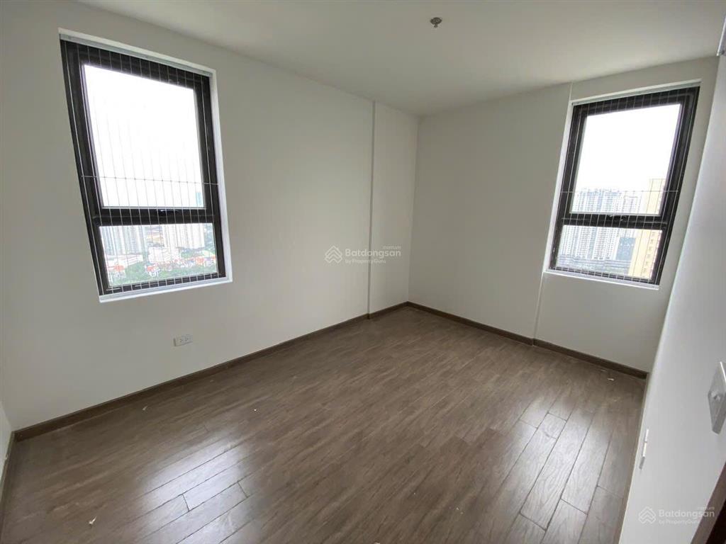 Cho thuê văn phòng toà nhs trung văn đường tố hữu.dt77m2(3p 2vs).giá13tr.0943 085 ***