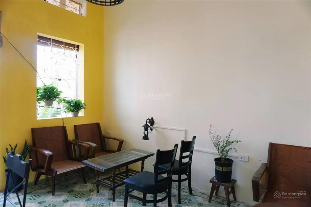 Cho thuê nhà 3 tầng 2 mặt thoáng phố vũ tông phan. dt 41m2(mt 3.5m). giá 12tr.  0943 085 ***