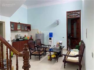Chính chủ bán nhà 2 tầng 1 tum (3 ngủ  2 vệ sinh) ngõ 142 lê thánh tông, sầm sơn