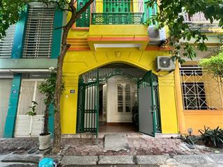 Cho thuê nhà ngõ 80 trung kính, 70m² x 4 tầng, mt 5m, giá 30 triệu/tháng