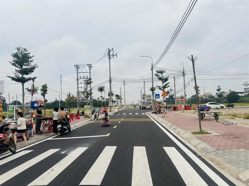 Bán 2 lô đất liền kề kđt hải vân  hải nam quay công viên