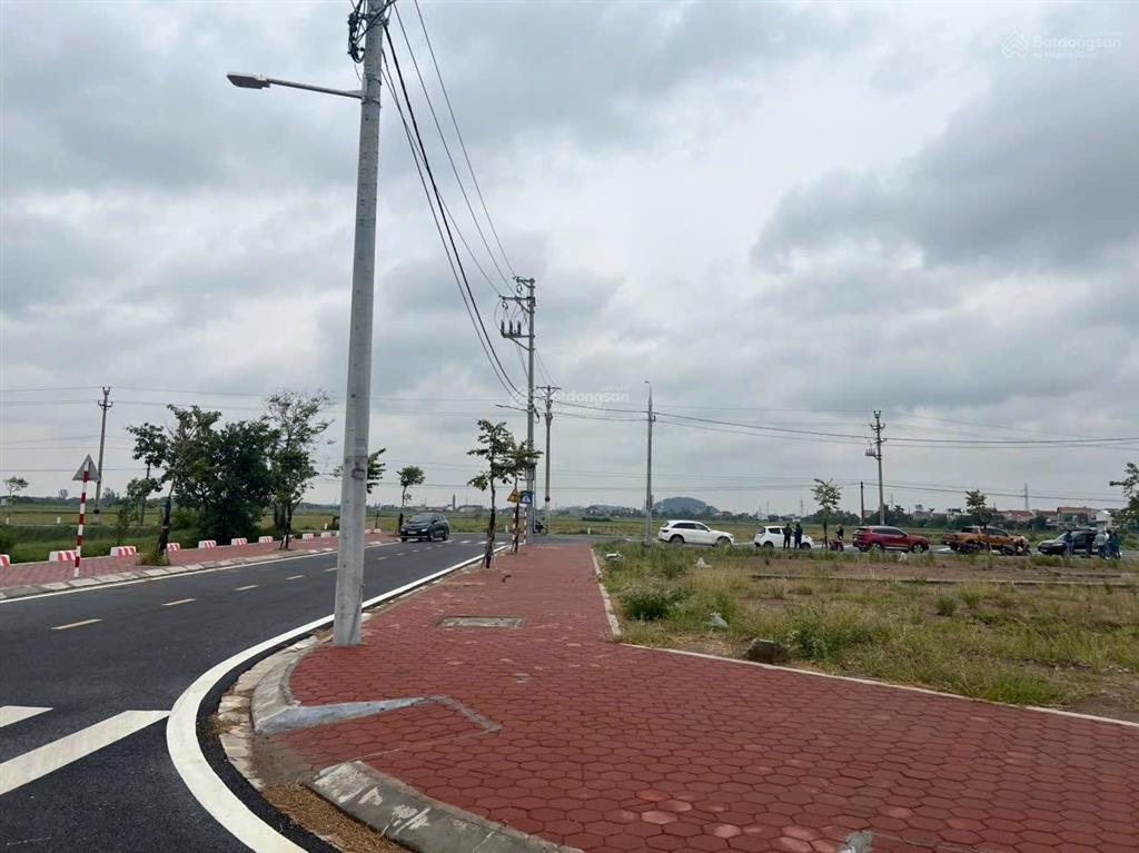 Bán lô góc đất biệt thự siêu đắc địa quay công viên