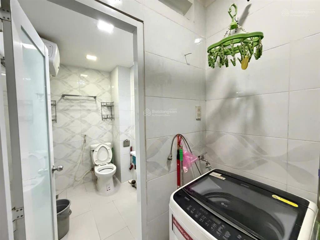 Cần cho thuê căn hộ phan văn trị q5 dt 70m2 gồm 2 phòng ngủ, 1wc