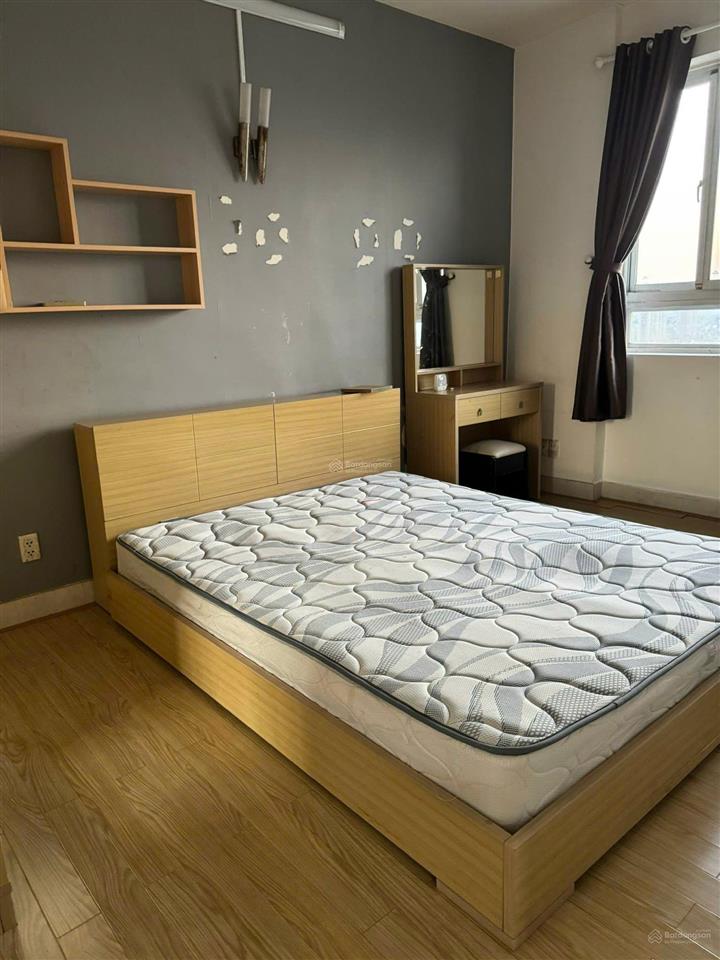 Cần cho thuê căn hộ hùng vương plaza p12. q5