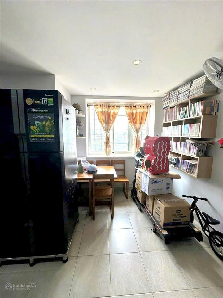 Bán căn hộ d1 phú lợi q8. dt 71m 2pn 1wc . căn hộ có thang máy .