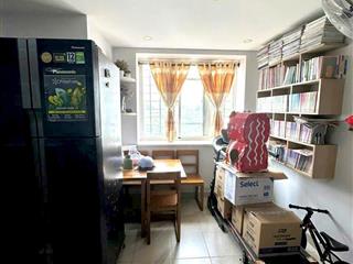 Bán căn hộ d1 phú lợi q8. dt 71m 2pn 1wc . căn hộ có thang máy .