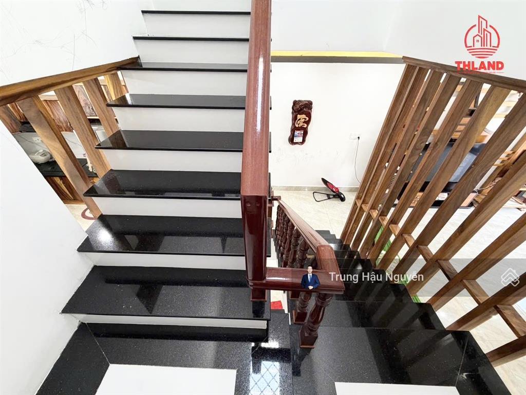 Nhà phú cường kế biển gần chợ, lộ 7.5m lề 3m, 5x18m, 3 tầng, 1 khu kinh doanh, 2 ngủ 4 toilet, shr