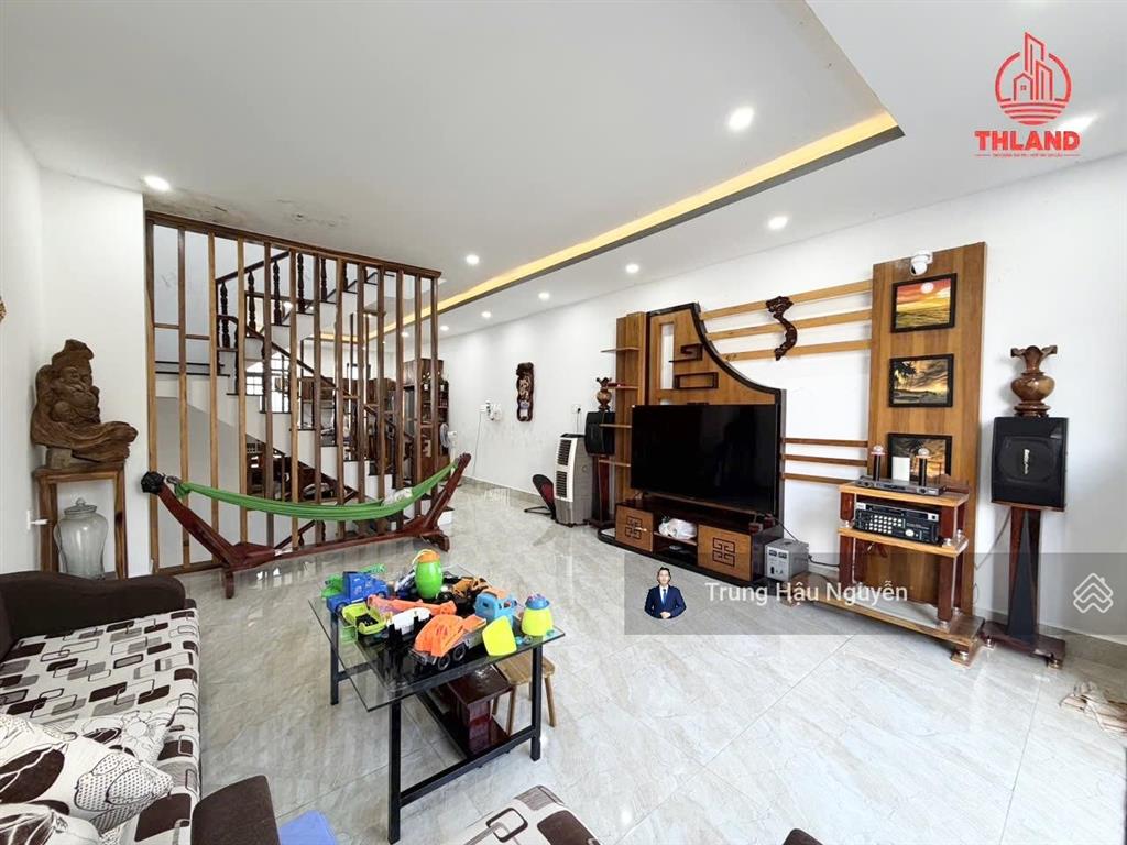 Nhà phú cường kế biển gần chợ, lộ 7.5m lề 3m, 5x18m, 3 tầng, 1 khu kinh doanh, 2 ngủ 4 toilet, shr