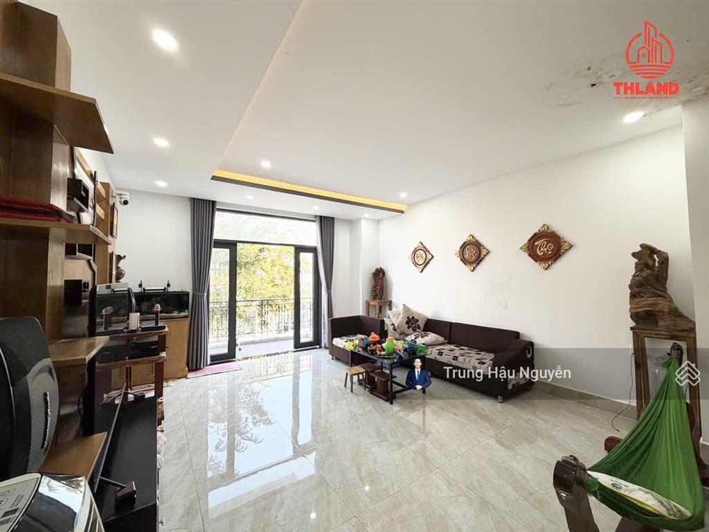 Nhà phú cường kế biển gần chợ, lộ 7.5m lề 3m, 5x18m, 3 tầng, 1 khu kinh doanh, 2 ngủ 4 toilet, shr