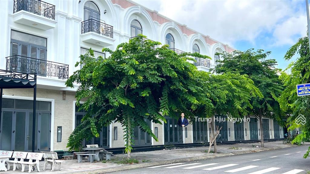 Giãm 100 triệu cho nhà seaside house phú cường kế biển và chợ. lộ 13.5m, 5x18m, 3 tầng, 24 ngủ 4wc