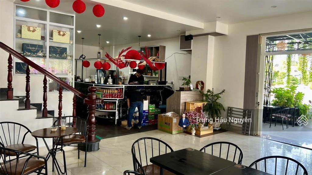 Biệt thự góc 2 mặt tiền trần quang khải  nguyễn thị minh khai. lộ 50m lề 10m, 8x22m, 2 tầng, shr