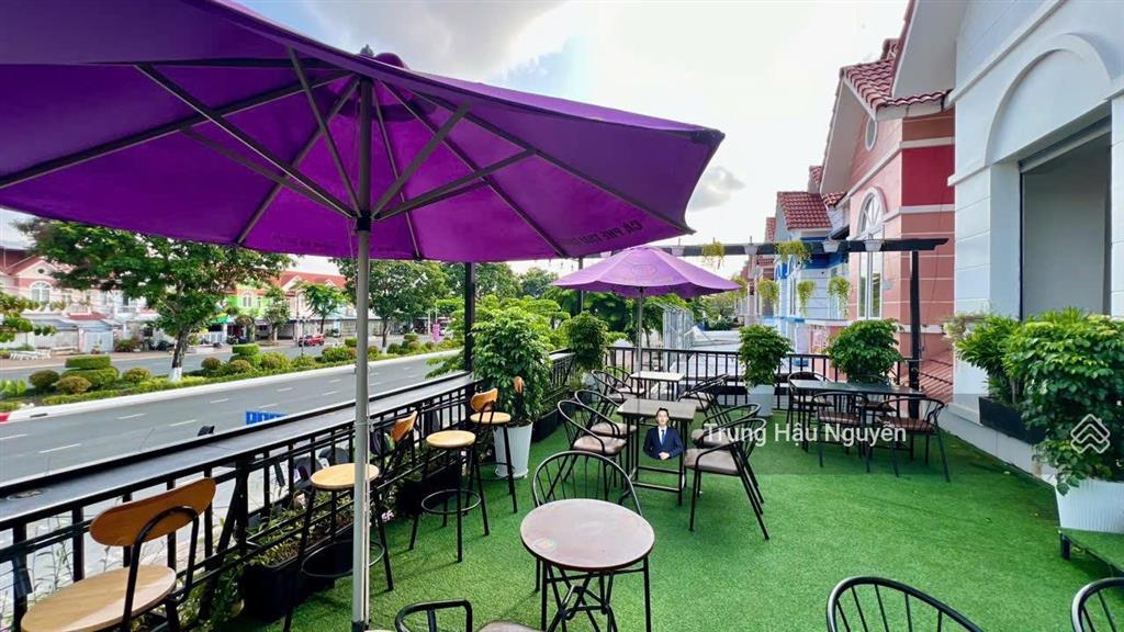 Biệt thự góc 2 mặt tiền trần quang khải  nguyễn thị minh khai. lộ 50m lề 10m, 8x22m, 2 tầng, shr