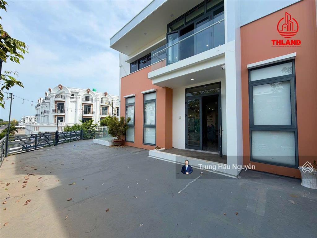 Shophouse góc 2 mặt tiên đảo phú gia phú cường, lộ 22m, 14x24m 3 tầng hoàn thiện, có nội thất mới