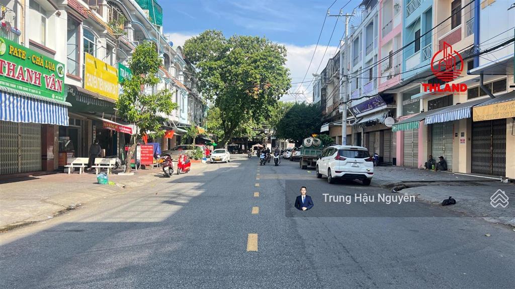 Nhà huỳnh thúc kháng ngay chợ 30/4 rạch giá, điểm kinh doanh sầm uất. lộ 19m, dt 4.5x8m, 3 tầng shr