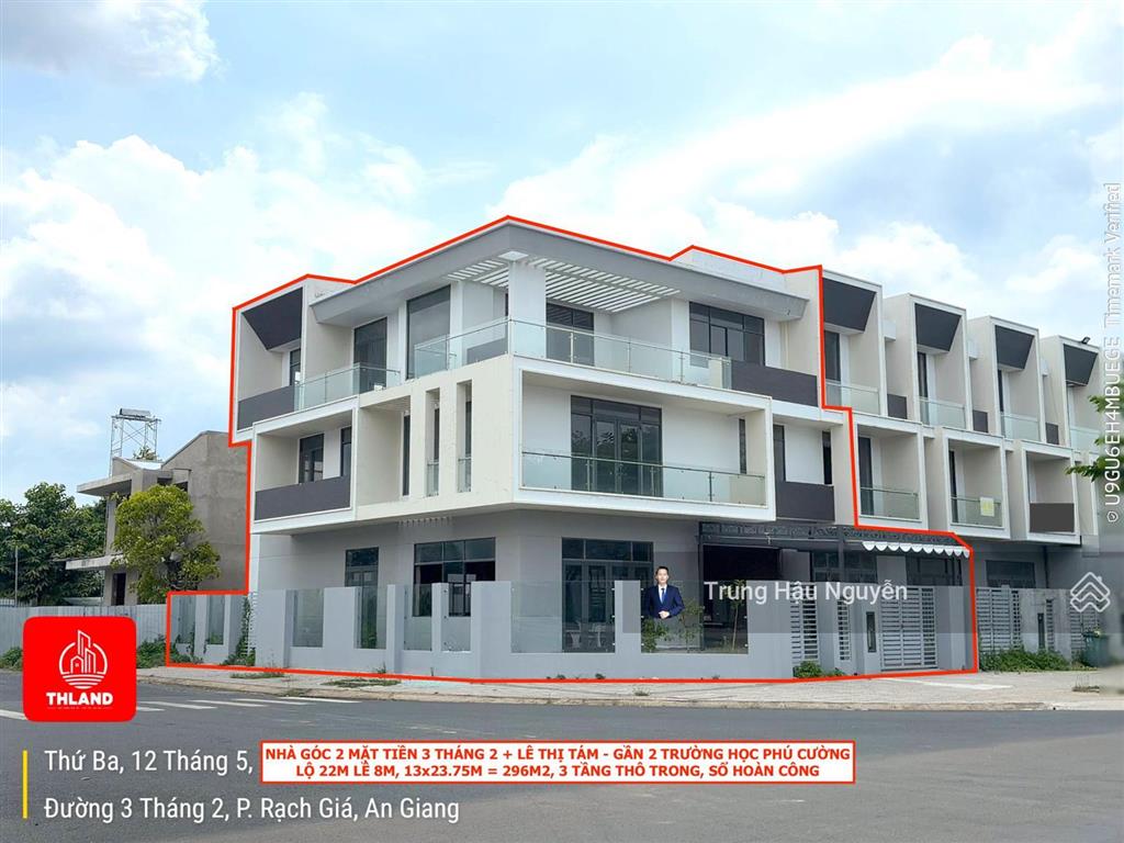 Nhà góc 2 mặt tiền đường 3 tháng 2  đối diện 2 trường học phú cường. lộ 22m lề 8m, 3 tầng, 13x24m