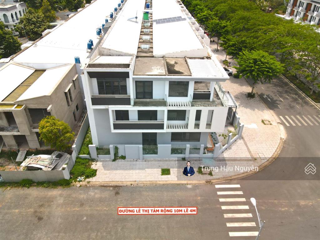 Nhà góc 2 mặt tiền đường 3 tháng 2  đối diện 2 trường học phú cường. lộ 22m lề 8m, 3 tầng, 13x24m
