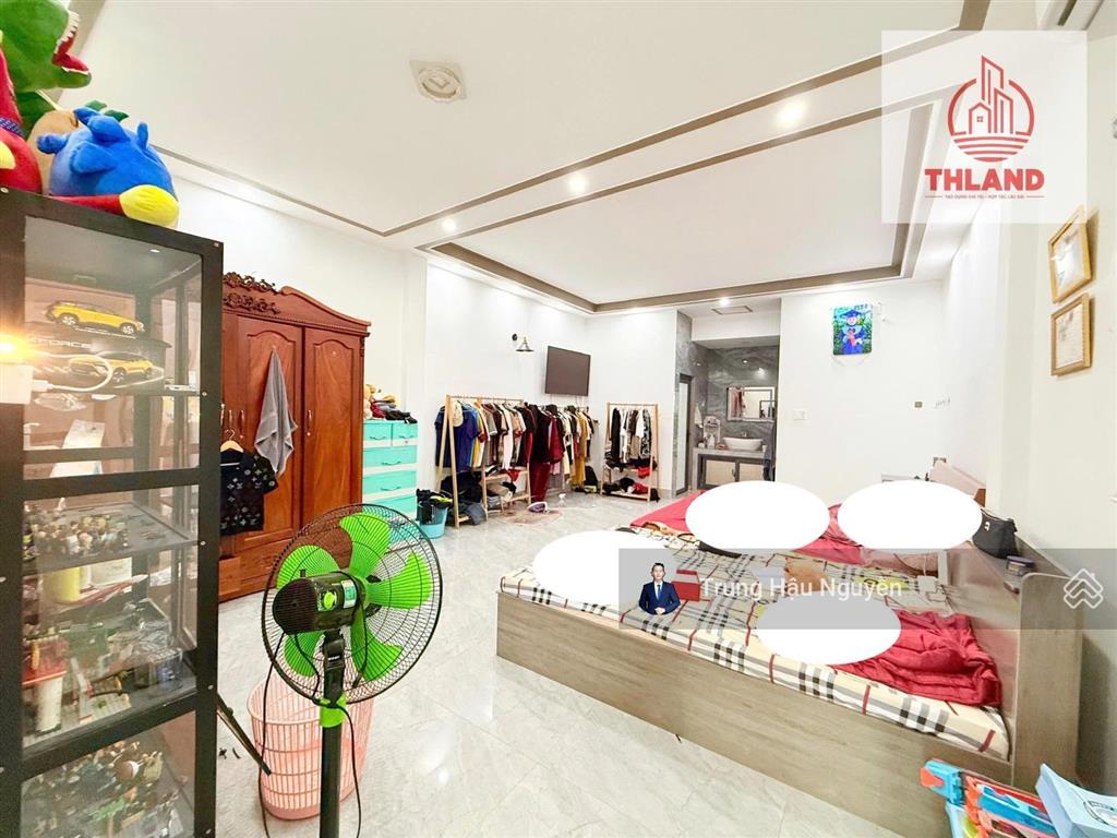 Nhà văn cao gần trường chuyên huỳnh mẫn đạt. lộ 4m lề 2m, 10x20m, 2 tầng, 3 phòng ngủ 3 wc, shr