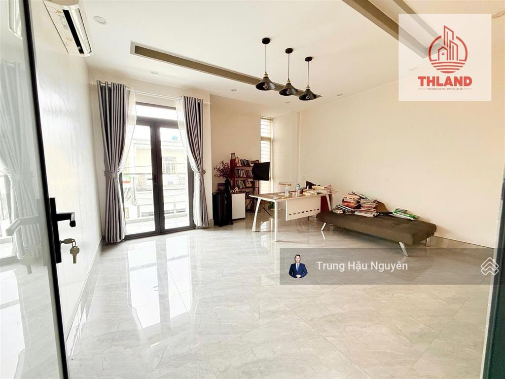 Nhà văn cao gần trường chuyên huỳnh mẫn đạt. lộ 4m lề 2m, 10x20m, 2 tầng, 3 phòng ngủ 3 wc, shr