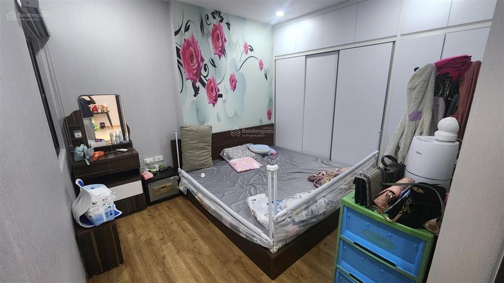 Chính chủ bán căn 2, 3 ngủ chung cư rose town, 79 ngọc hồi