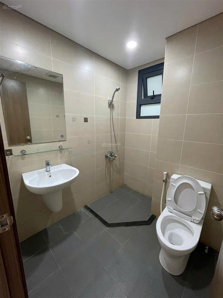 Cho thuê căn 3pn tầng trung dv01 rose town, yên sở, 12tr/tháng, sẵn ở