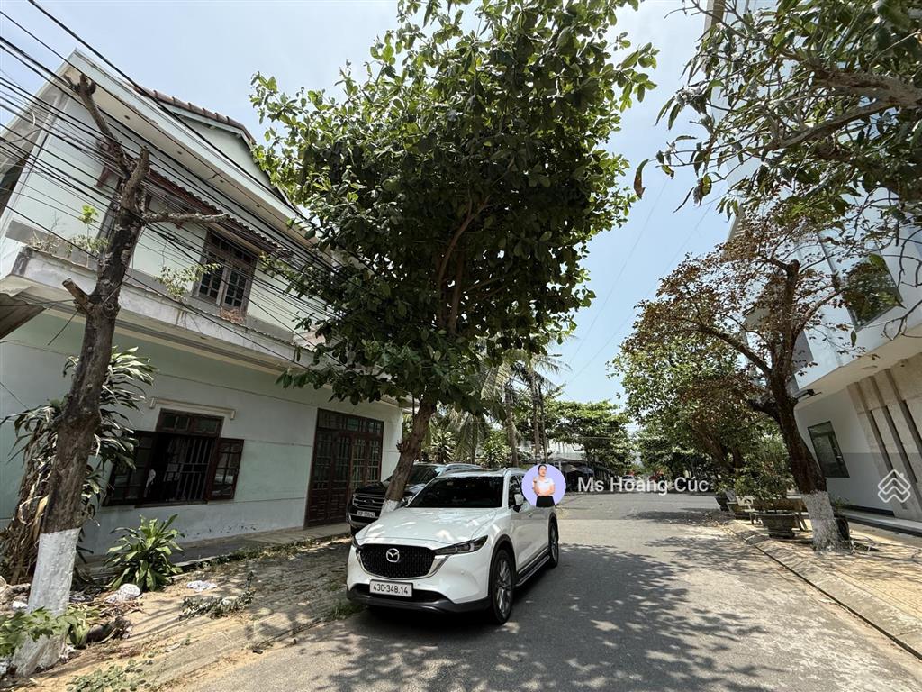 Chân đế danang newtown diamond. sp có bề ngang 7.5m, dt 180m2. đường thứ 2, song song đường biển.