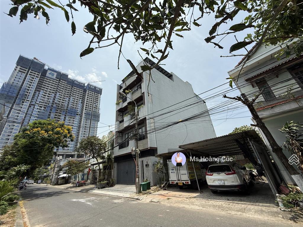 Chân đế danang newtown diamond. sp có bề ngang 7.5m, dt 180m2. đường thứ 2, song song đường biển.