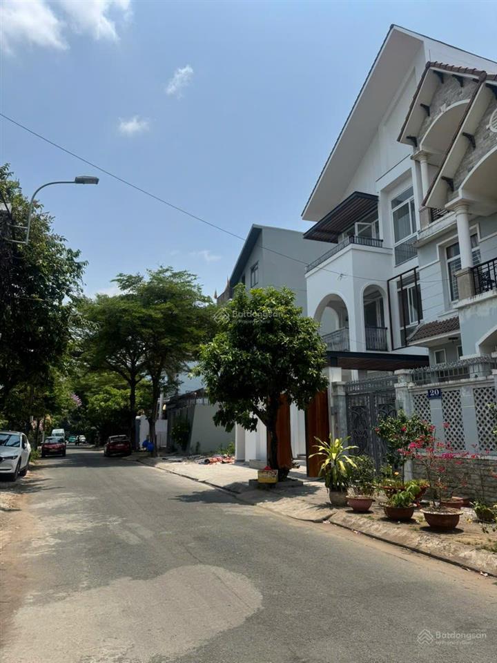 Cho thuê bt trệt 2 lầu  sàn trống suốt 300m²