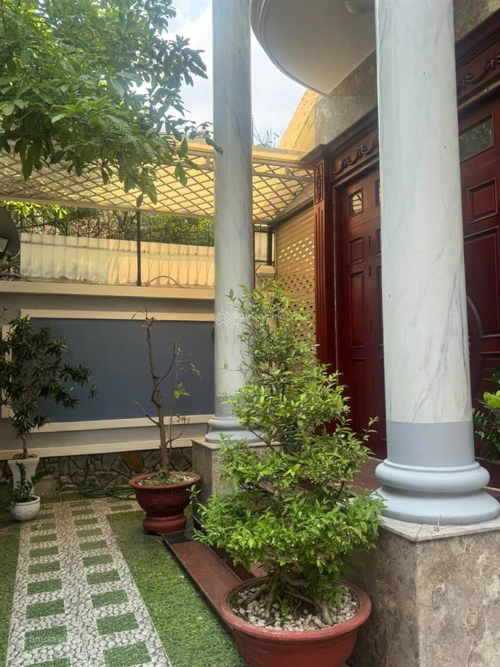 Cho thuê bt trệt 2 lầu  sàn trống suốt 300m²