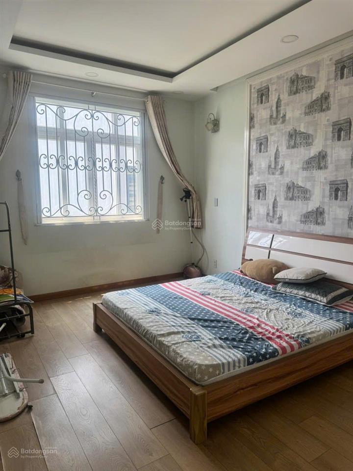 Cho thuê bt trệt 2 lầu  sàn trống suốt 300m²