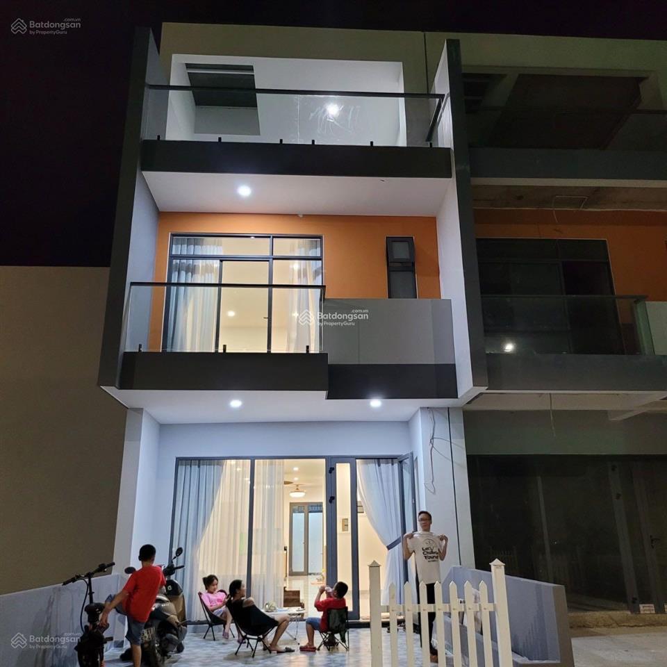Bán nhà phố liền kề 3 tầng, 4pn, 5wc tại số 48 lk8.10, kvg the capella nha trang, 9,55 tỷ, 100m2