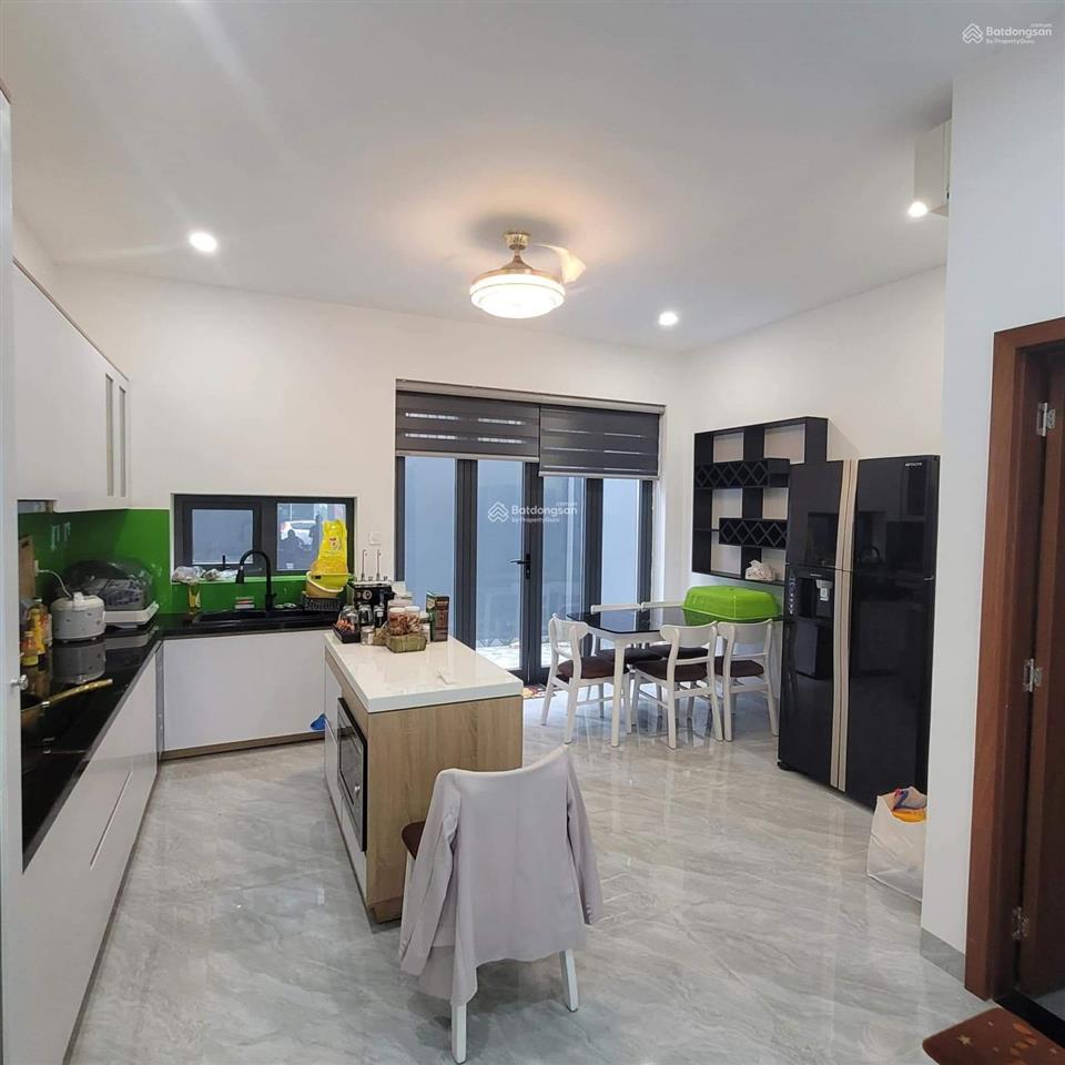 Bán nhà phố liền kề 3 tầng, 4pn, 5wc tại số 48 lk8.10, kvg the capella nha trang, 9,55 tỷ, 100m2