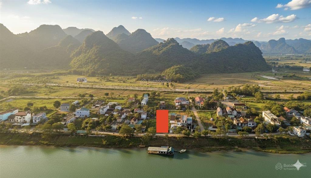 Vị thế kỳ quan đối diện trực tiếp kỳ quan thiên nhiên thế giới có 102