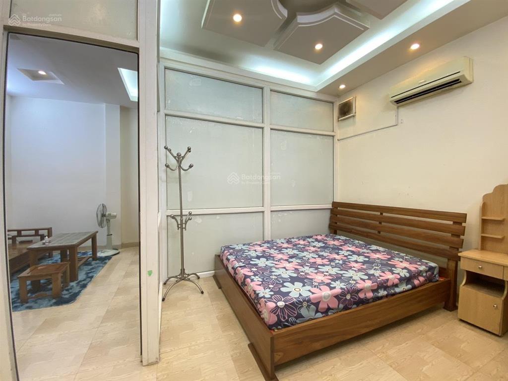 Chính chủ trống phòng 302 tầng 3 nhà 83 khâm thiên, đống đa giá 5,5 triệu. hh 50%