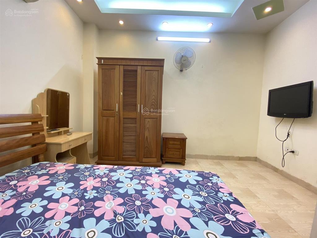Chính chủ trống phòng 302 tầng 3 nhà 83 khâm thiên, đống đa giá 5,5 triệu. hh 50%