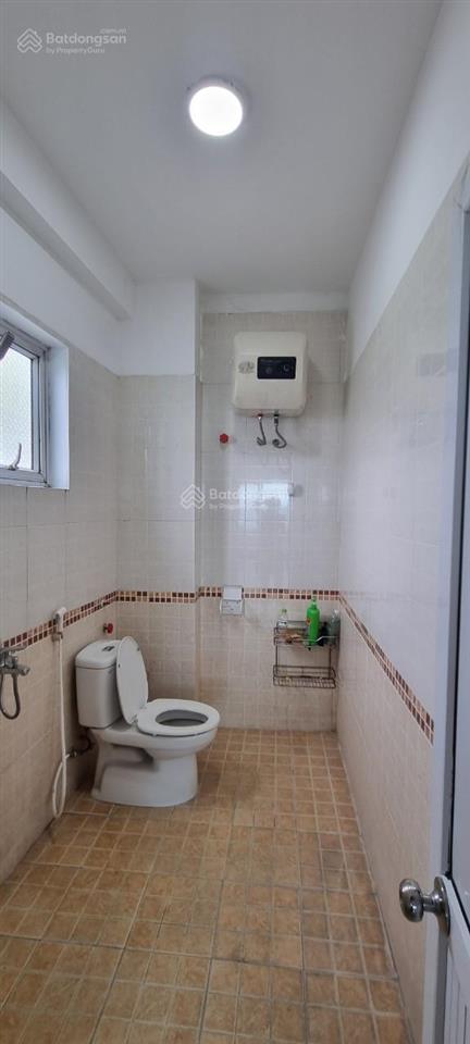 Chính chủ cho thuê phòng 301 tầng 3 nhà số 48 ngõ 50 phố võng thị. giá 2.7 triệu