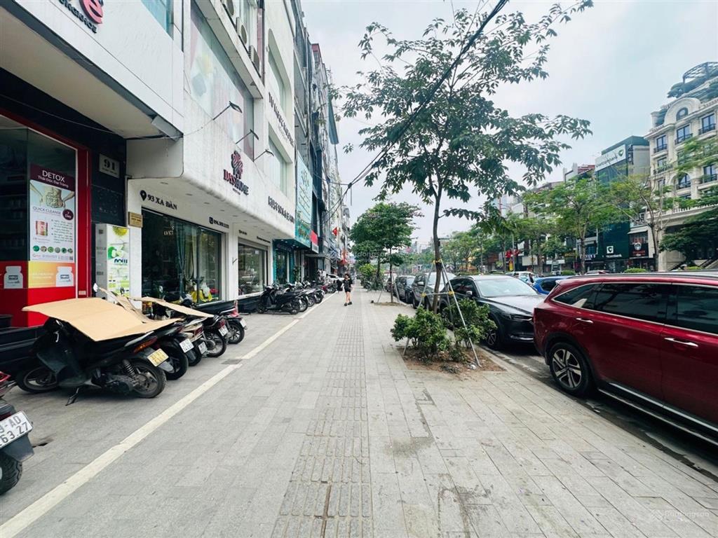 Nhà mới, đẹp, xã đàn, đống đa 6 tầng, thang máy, lô góc, nội thất mới, 20m ra phố, chỉ hơn 11 tỷ.