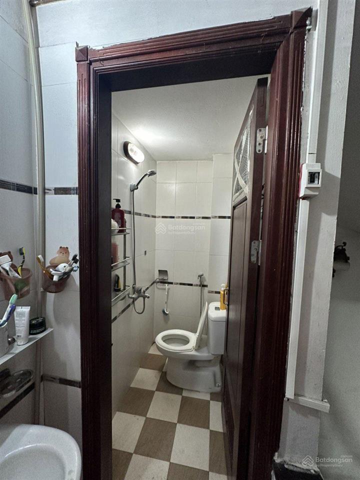 Phòng 202 nhà phân lô, số 41 ngõ 47 nguyễn khả trạc ô tô tránh 3,3 triệu.