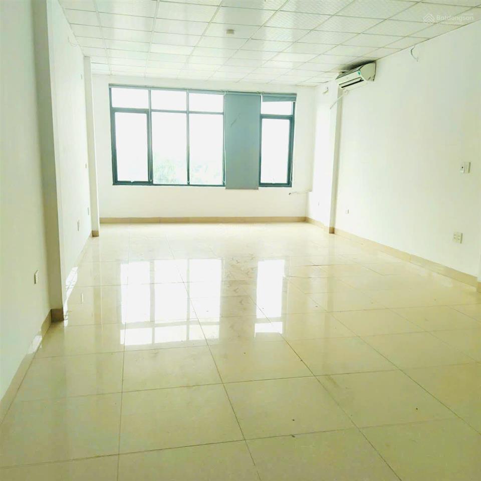 Trống sàn văn phòng nhà 150 trần vỹ, 70m2 chỉ 9,5 triệu