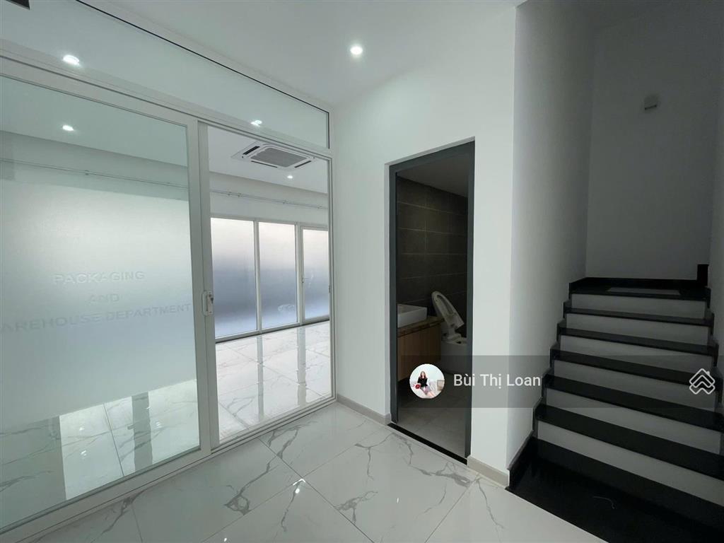 Văn phòng 85m2 tại khu đô thị sala giá 42 triệu có sảnh lễ tân, hầm để xe riêng tòa nhà