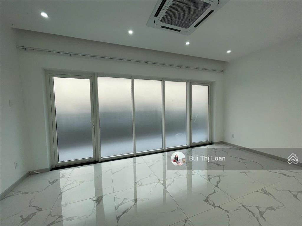 Văn phòng 85m2 tại khu đô thị sala giá 42 triệu có sảnh lễ tân, hầm để xe riêng tòa nhà