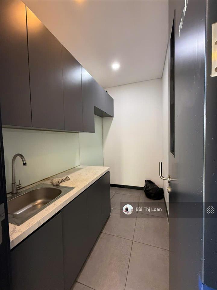 Cho thuê văn phòng 125m2  45 triệu  căn góc 3 mặt tiền
