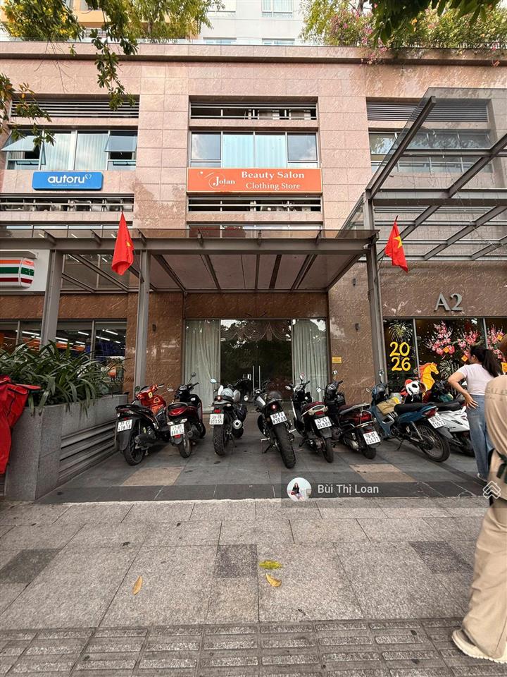 Cho thuê shophouse sala 3 tầng 240m2 sd giá 100 tr, em cầm chìa khóa a/c xem giờ nào cũng được