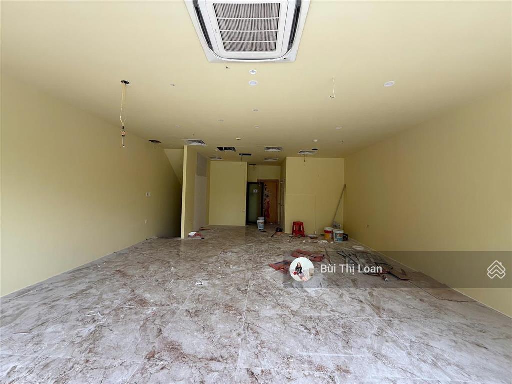 Cho thuê shophouse sala 3 tầng 240m2 sd giá 100 tr, em cầm chìa khóa a/c xem giờ nào cũng được