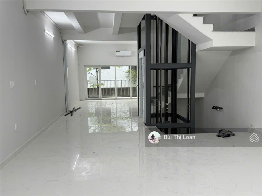 Cho thuê nhà phố mặt tiền sala thủ thiêm, 480m2, 110 triệu, có thang máy, máy lạnh